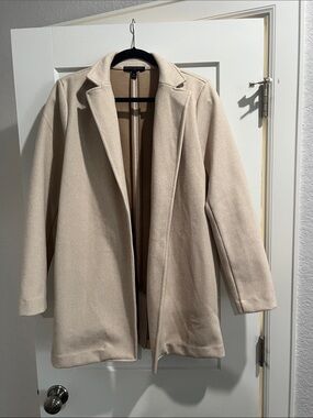 Banana Republic Light Cream Notch Lapel Single-Breasted Coat